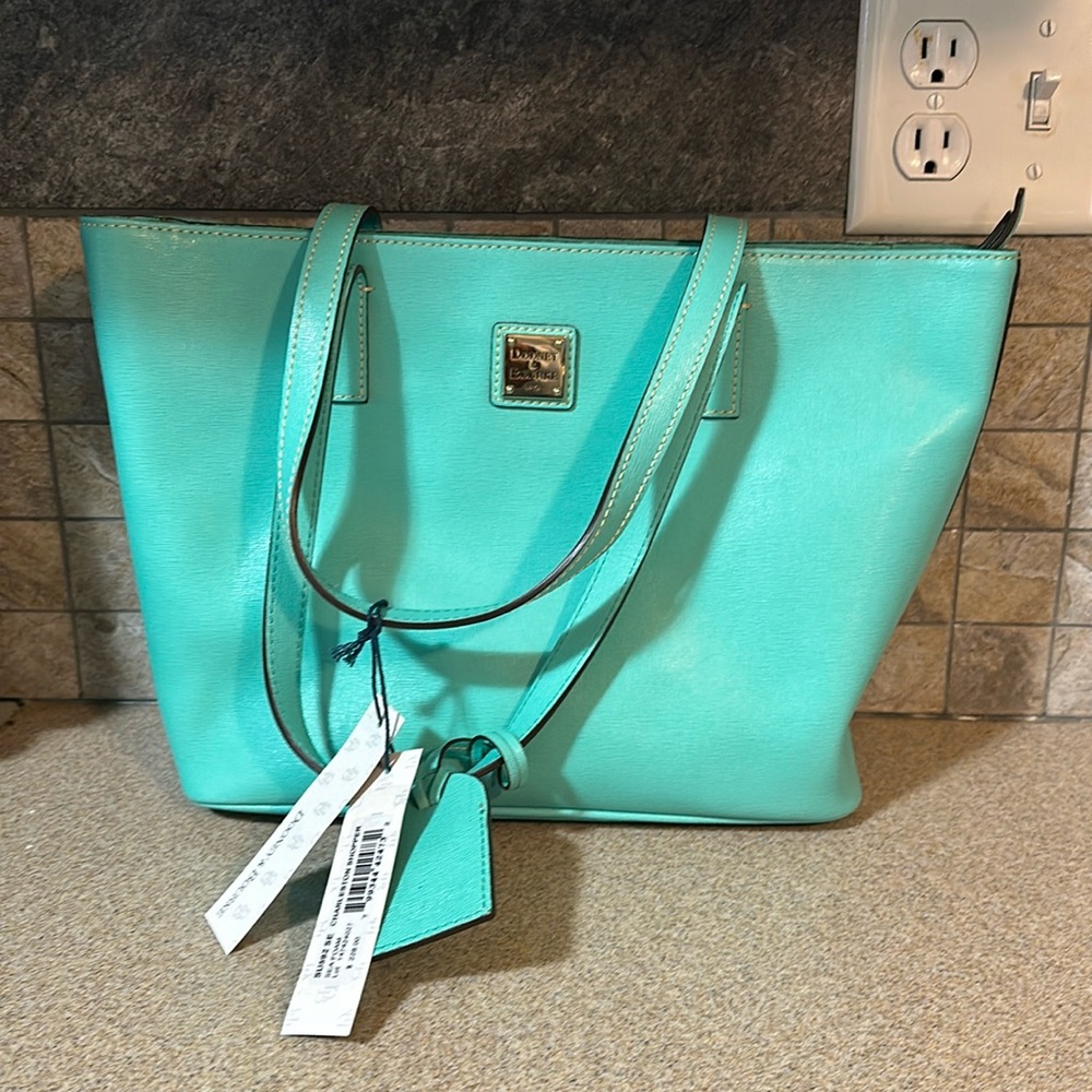 Dooney & Bourke